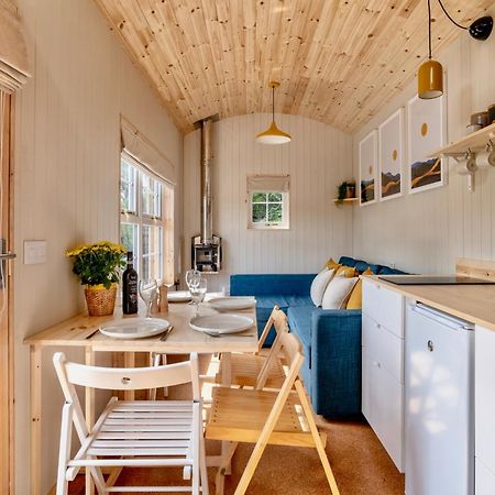 Enchanting Tiny House With Wood Burner And Hot Tub In Cairngorms Ballater Zewnętrze zdjęcie