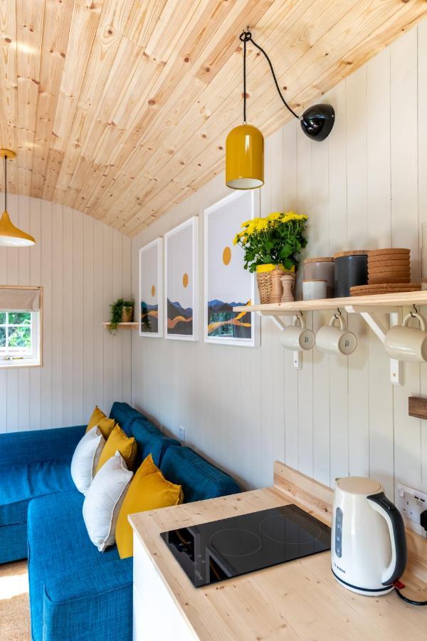 Enchanting Tiny House With Wood Burner And Hot Tub In Cairngorms Ballater Zewnętrze zdjęcie