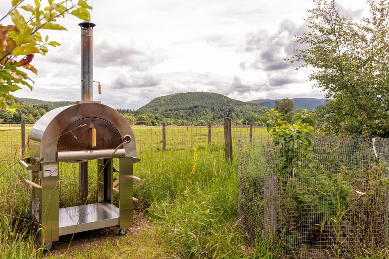 Enchanting Tiny House With Wood Burner And Hot Tub In Cairngorms Ballater Zewnętrze zdjęcie