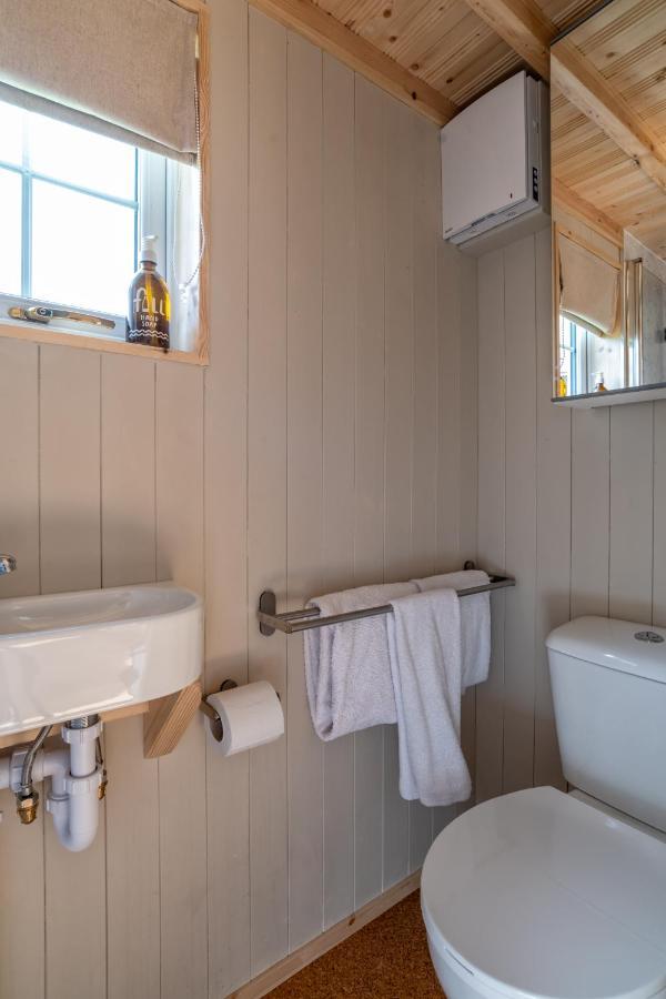 Enchanting Tiny House With Wood Burner And Hot Tub In Cairngorms Ballater Zewnętrze zdjęcie