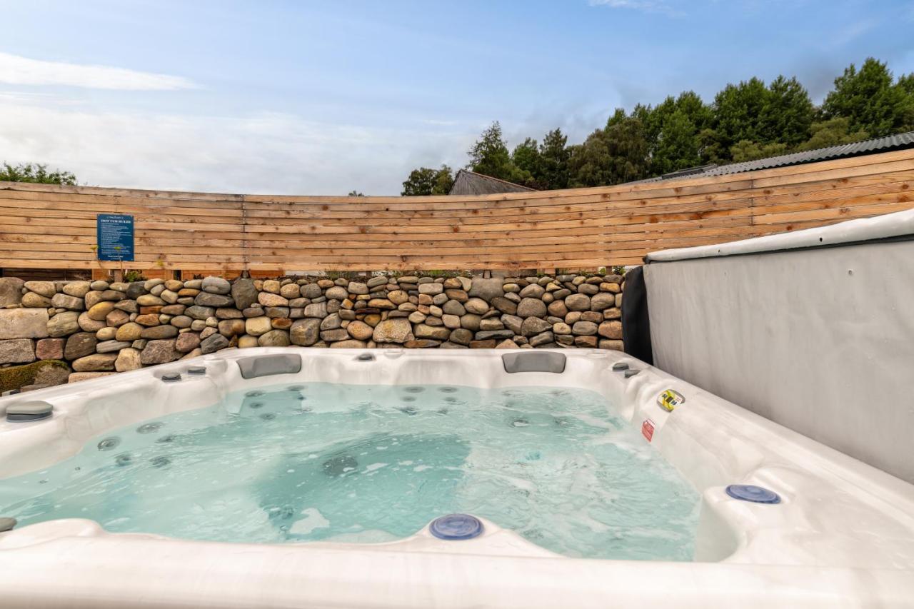 Enchanting Tiny House With Wood Burner And Hot Tub In Cairngorms Ballater Zewnętrze zdjęcie